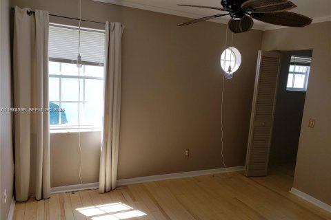 Townhouse in Hypoluxo, Florida 2 bedrooms, 104.79 sq.m. № 2033304 - photo 18