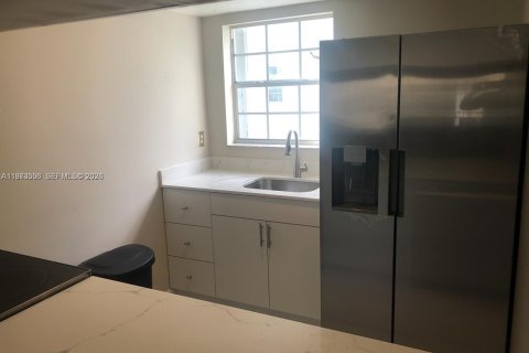 Townhouse in Hypoluxo, Florida 2 bedrooms, 104.79 sq.m. № 2033304 - photo 6