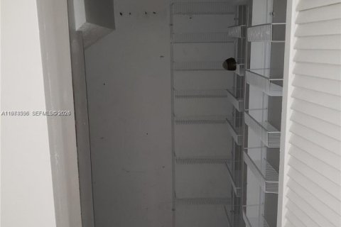 Townhouse in Hypoluxo, Florida 2 bedrooms, 104.79 sq.m. № 2033304 - photo 23