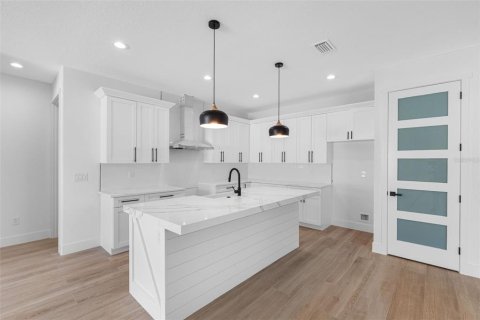 Casa en venta en Tampa, Florida, 3 dormitorios, 174.47 m2 № 1853481 - foto 13