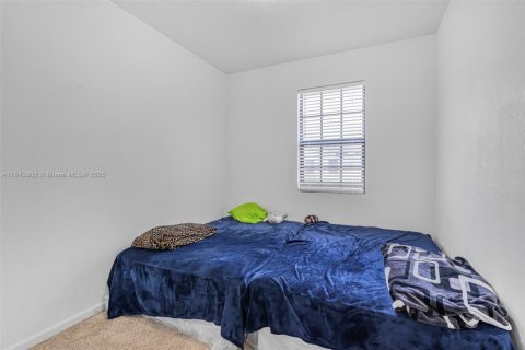 Townhouse in Florida City, Florida 3 bedrooms, 136.19 sq.m. № 1842356 - photo 16