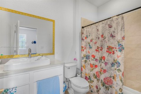 Townhouse in Florida City, Florida 3 bedrooms, 136.19 sq.m. № 1842356 - photo 15