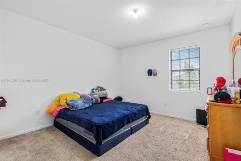 Townhouse in Florida City, Florida 3 bedrooms, 136.19 sq.m. № 1842356 - photo 12