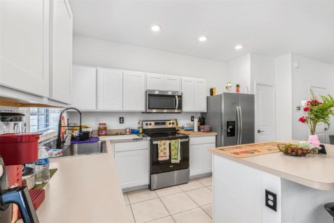 Townhouse in Florida City, Florida 3 bedrooms, 136.19 sq.m. № 1842356 - photo 9