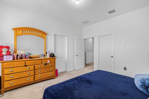 Townhouse in Florida City, Florida 3 bedrooms, 136.19 sq.m. № 1842356 - photo 13