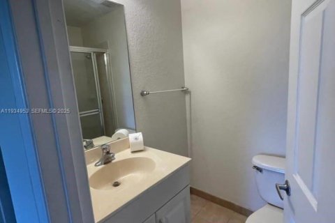 Touwnhouse à vendre à Riviera Beach, Floride: 3 chambres, 122.45 m2 № 2061204 - photo 8