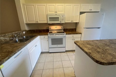 Touwnhouse à vendre à Riviera Beach, Floride: 3 chambres, 122.45 m2 № 2061204 - photo 6