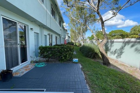 Touwnhouse à vendre à Riviera Beach, Floride: 3 chambres, 122.45 m2 № 2061204 - photo 15