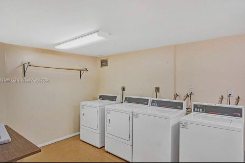 Copropriété à louer à Miami, Floride: 1 chambre, 79.99 m2 № 2078830 - photo 13