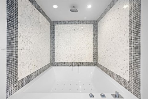 Купить кондоминиум в Майами, Флорида 1 спальня, 76.37м2, № 1937728 - фото 14
