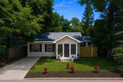 House in Saint Petersburg, Florida 2 bedrooms, 79.34 sq.m. № 2280205