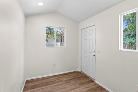 Casa en alquiler en Saint Petersburg, Florida, 2 dormitorios, 79.34 m2 № 2280205 - foto 28