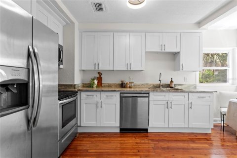 Casa en alquiler en Saint Petersburg, Florida, 2 dormitorios, 79.34 m2 № 2280205 - foto 10