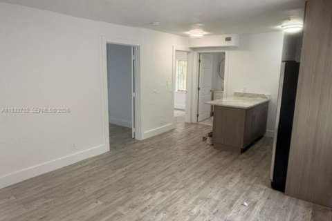 Casa en alquiler en Miami, Florida, 2 dormitorios № 2055472 - foto 16