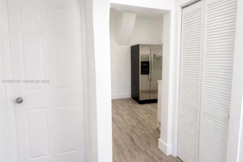 Casa en alquiler en Miami, Florida, 2 dormitorios № 2055472 - foto 8