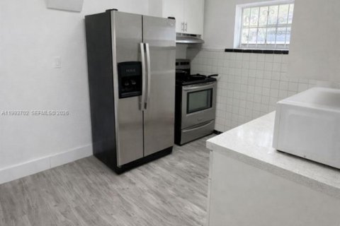Casa en alquiler en Miami, Florida, 2 dormitorios № 2055472 - foto 3