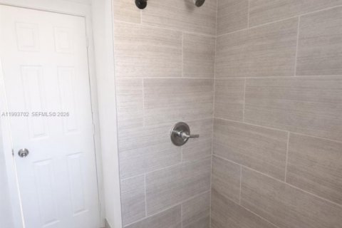 Casa en alquiler en Miami, Florida, 2 dormitorios № 2055472 - foto 6