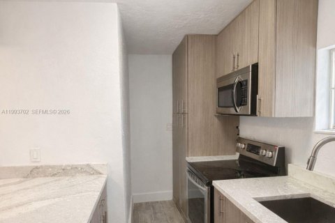 Casa en alquiler en Miami, Florida, 2 dormitorios № 2055472 - foto 10