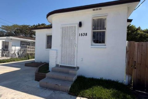 Casa en Miami, Florida 2 dormitorios № 2055472