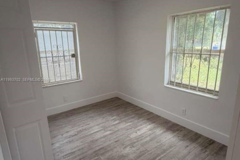 Casa en alquiler en Miami, Florida, 2 dormitorios № 2055472 - foto 17