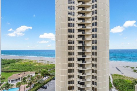 Condominio en alquiler en Riviera Beach, Florida, 2 dormitorios, 113.25 m2 № 1228653 - foto 1