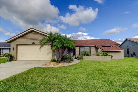 Casa en venta en New Port Richey, Florida, 3 dormitorios, 153.47 m2 № 1900145 - foto 1