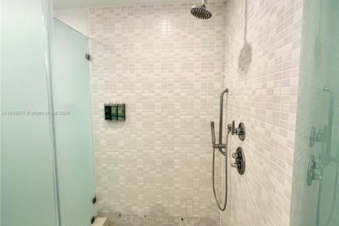 Купить кондоминиум в Дорал, Флорида 1 спальня, 99.41м2, № 1706401 - фото 23