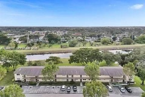 Condominio en Margate, Florida, 2 dormitorios  № 2152843