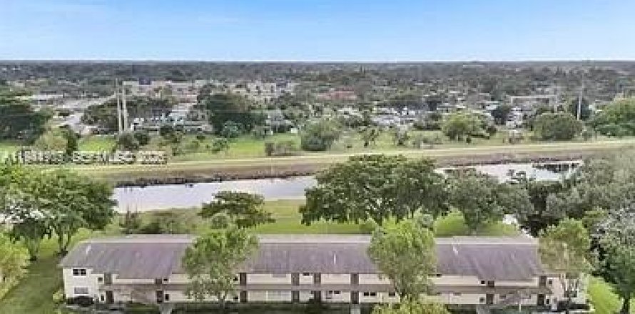 Condominio en Margate, Florida, 2 dormitorios № 2152843
