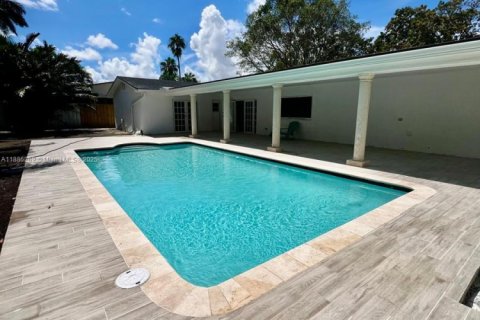 Villa ou maison à vendre à Cutler Bay, Floride: 4 chambres, 175.31 m2 № 1940963 - photo 2