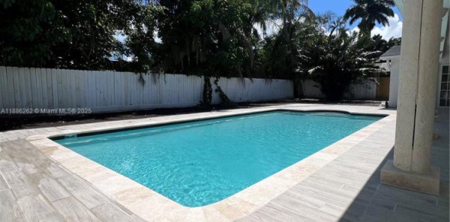 Villa ou maison à Cutler Bay, Floride 4 chambres, 175.31 m2 № 1940963