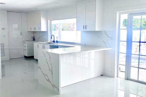 Villa ou maison à vendre à Cutler Bay, Floride: 4 chambres, 175.31 m2 № 1940963 - photo 10