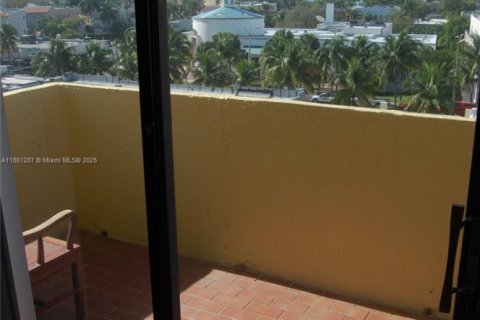 Copropriété à louer à Miami Beach, Floride: 1 chambre, 69.68 m2 № 1889382 - photo 6