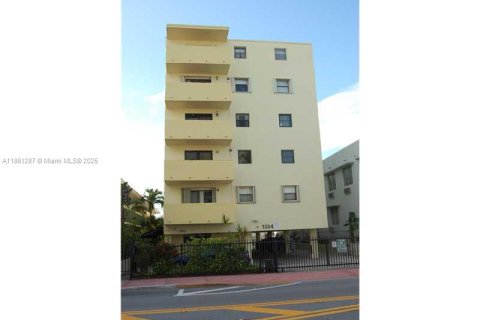 Copropriété à louer à Miami Beach, Floride: 1 chambre, 69.68 m2 № 1889382 - photo 1
