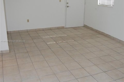 Copropriété à louer à Miami Beach, Floride: 1 chambre, 69.68 m2 № 1889382 - photo 3