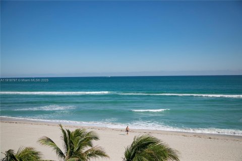 Copropriété à vendre à Sunny Isles Beach, Floride: 4 chambres, 578.32 m2 № 2082656 - photo 28