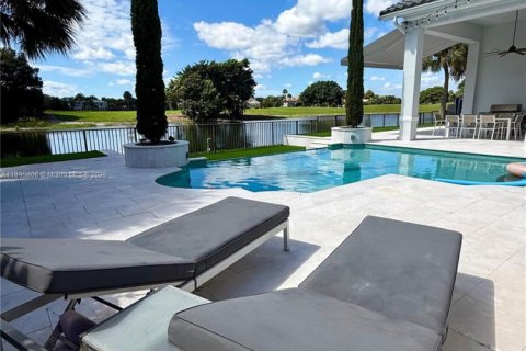 Casa en venta en Parkland, Florida, 6 dormitorios, 348.94 m2 № 1948227 - foto 1