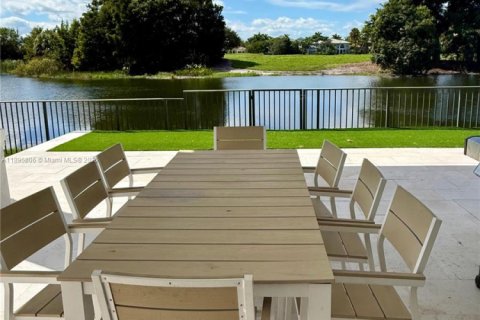 Casa en venta en Parkland, Florida, 6 dormitorios, 348.94 m2 № 1948227 - foto 20