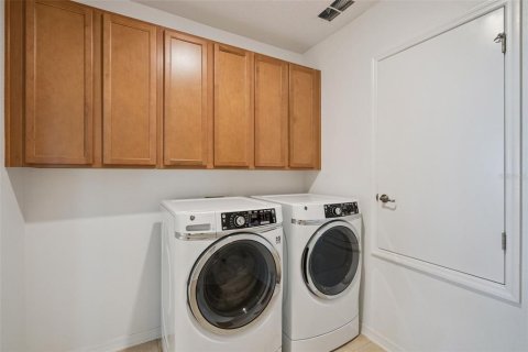 House in DeBary, Florida 3 bedrooms, 218.88 sq.m. № 2349314 - photo 30