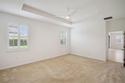House in DeBary, Florida 3 bedrooms, 218.88 sq.m. № 2349314 - photo 11
