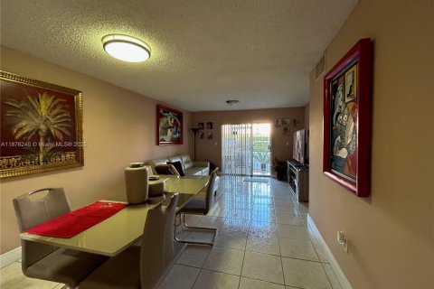 Copropriété à louer à Miami, Floride: 2 chambres, 78.04 m2 № 1927030 - photo 4