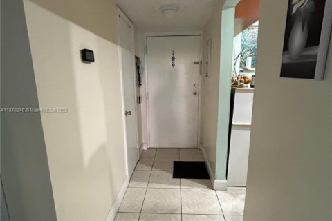 Copropriété à louer à Miami, Floride: 2 chambres, 78.04 m2 № 1927030 - photo 5