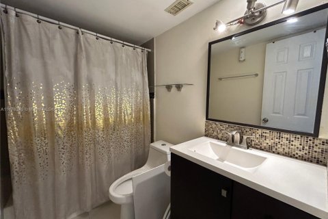 Copropriété à louer à Miami, Floride: 2 chambres, 78.04 m2 № 1927030 - photo 10