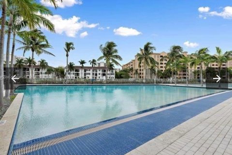 Condo in Aventura, Florida, 1 bedroom  № 1971475 - photo 9