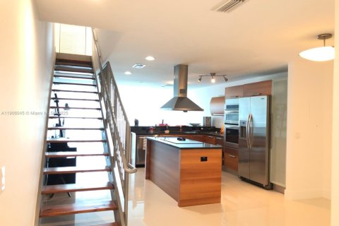 Condo in Aventura, Florida, 1 bedroom  № 1971475 - photo 3