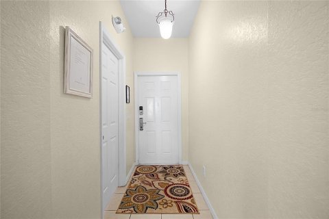 Adosado en venta en Davenport, Florida, 4 dormitorios, 135.36 m2 № 2094223 - foto 17