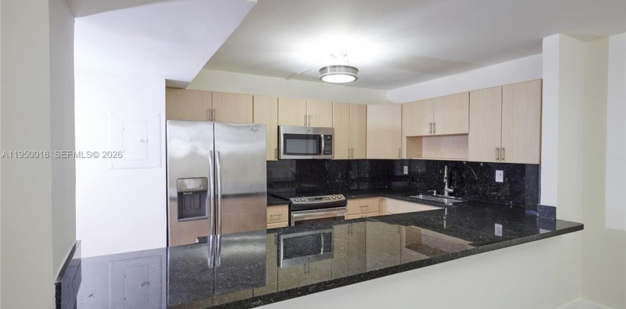 Кондоминиум с 2 спальнями в Майами-Бич, Флорида № 2005631