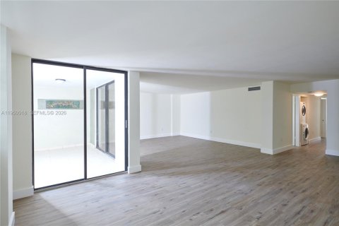 Снять в аренду кондоминиум в Майами-Бич, Флорида 2 спальни, 160.07м2, № 2005631 - фото 5