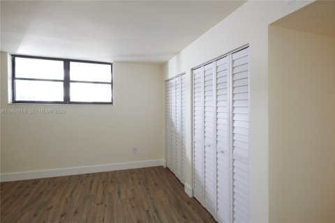 Снять в аренду кондоминиум в Майами-Бич, Флорида 2 спальни, 160.07м2, № 2005631 - фото 17