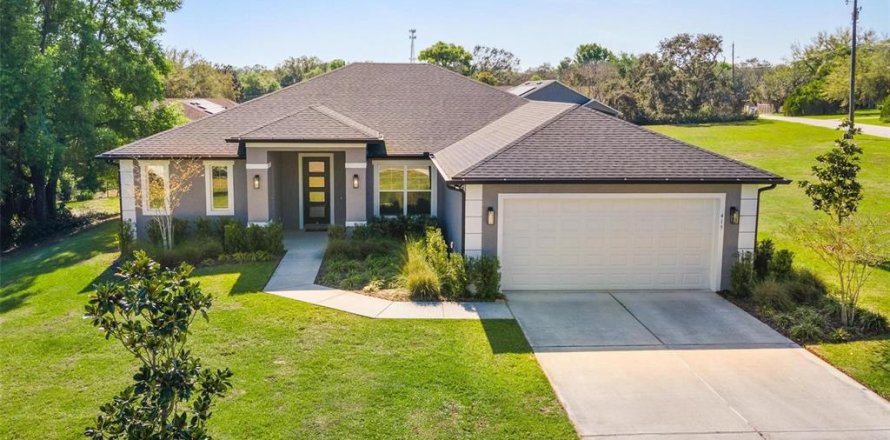 House in Howey-in-the-Hills, Florida 3 bedrooms, 205.31 sq.m. № 2094401